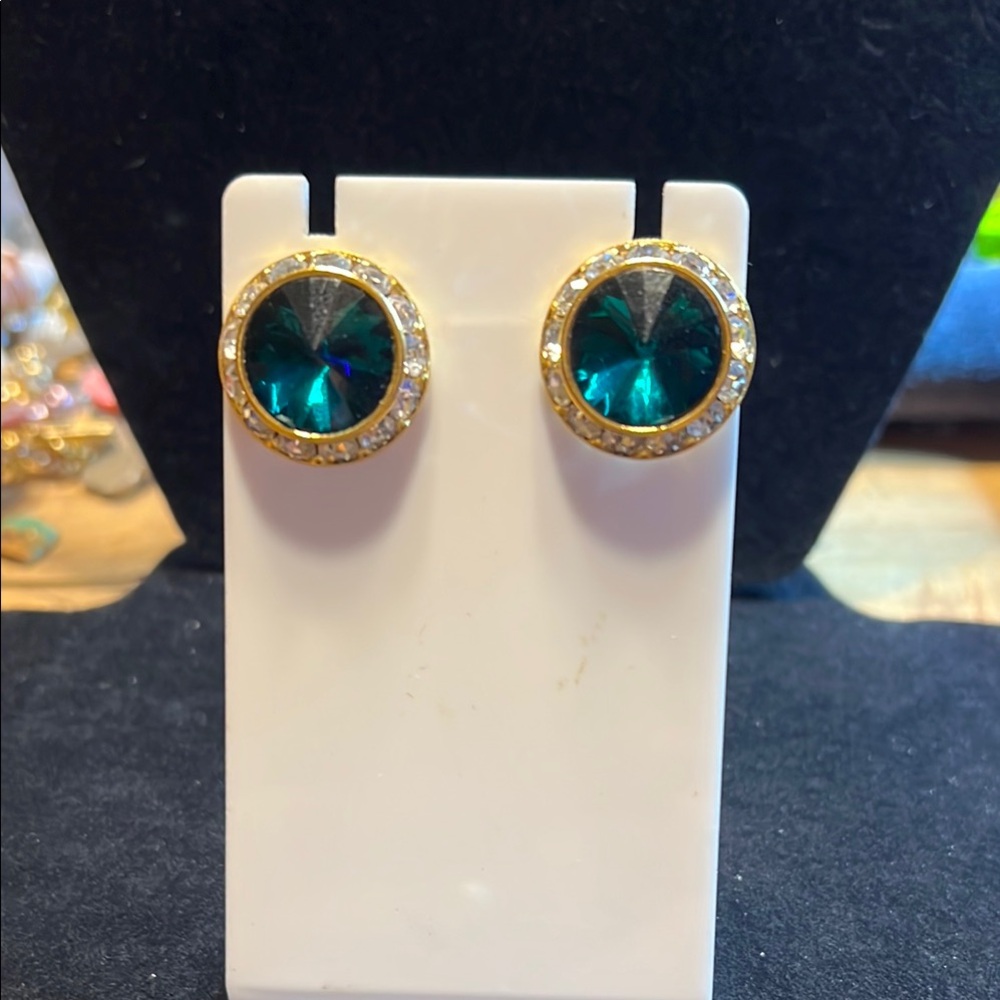 Elegant Gold and Green Stud Earrings